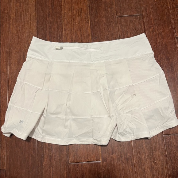 Lululemon tennis skirt - Picture 2 of 3